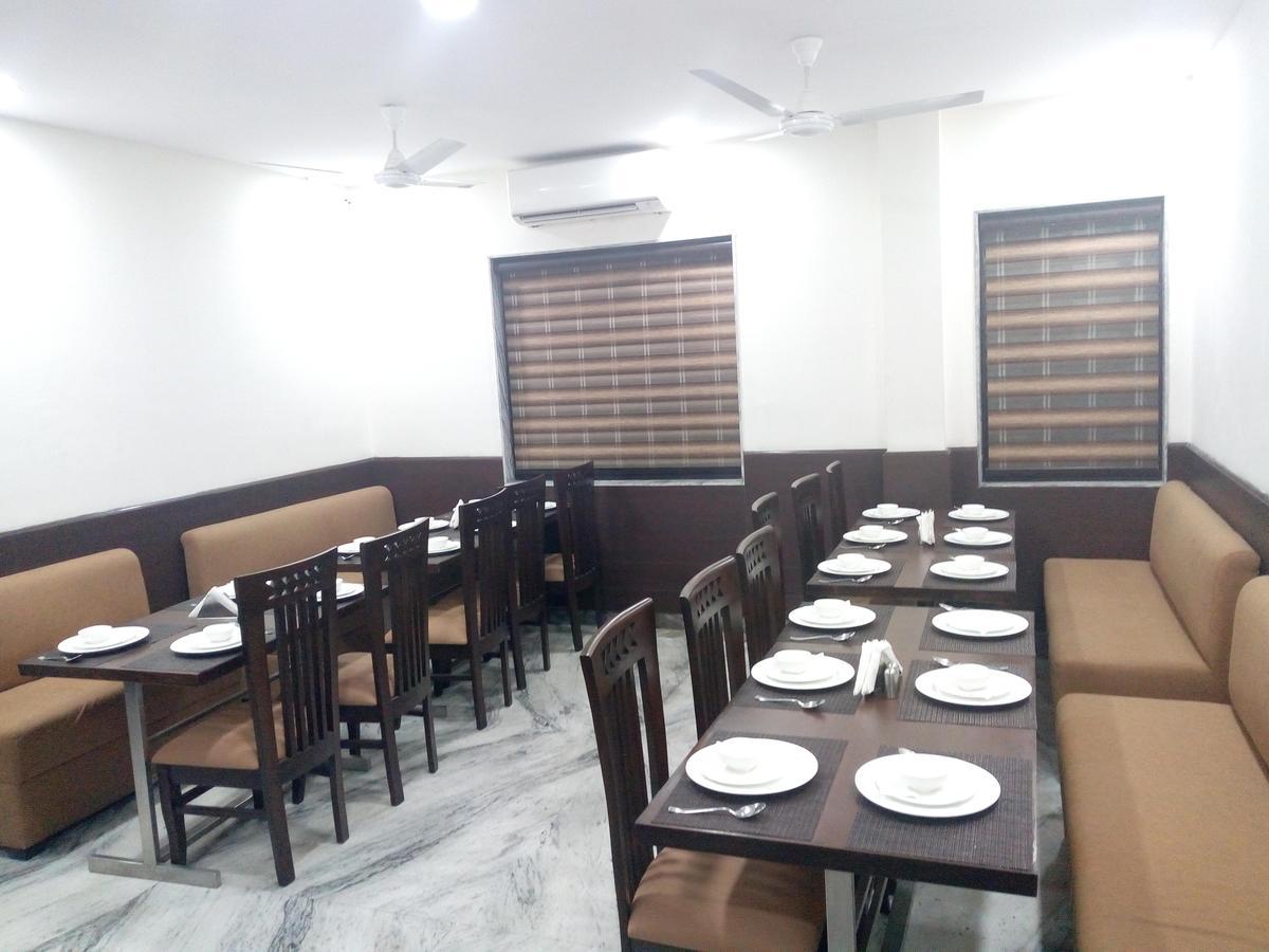 Hotel Sar Kamla Dham Skd Vrindavan Fully Vaccinated Staff Eksteriør bilde
