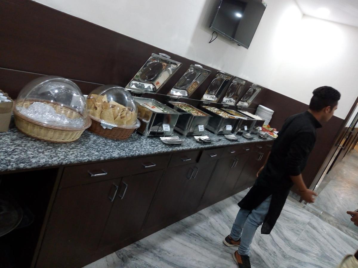 Hotel Sar Kamla Dham Skd Vrindavan Fully Vaccinated Staff Eksteriør bilde