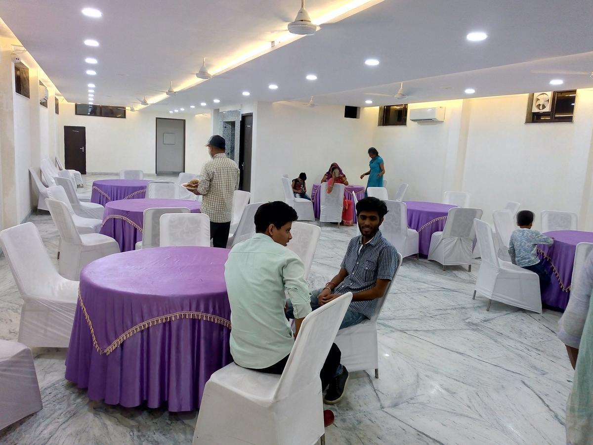 Hotel Sar Kamla Dham Skd Vrindavan Fully Vaccinated Staff Eksteriør bilde