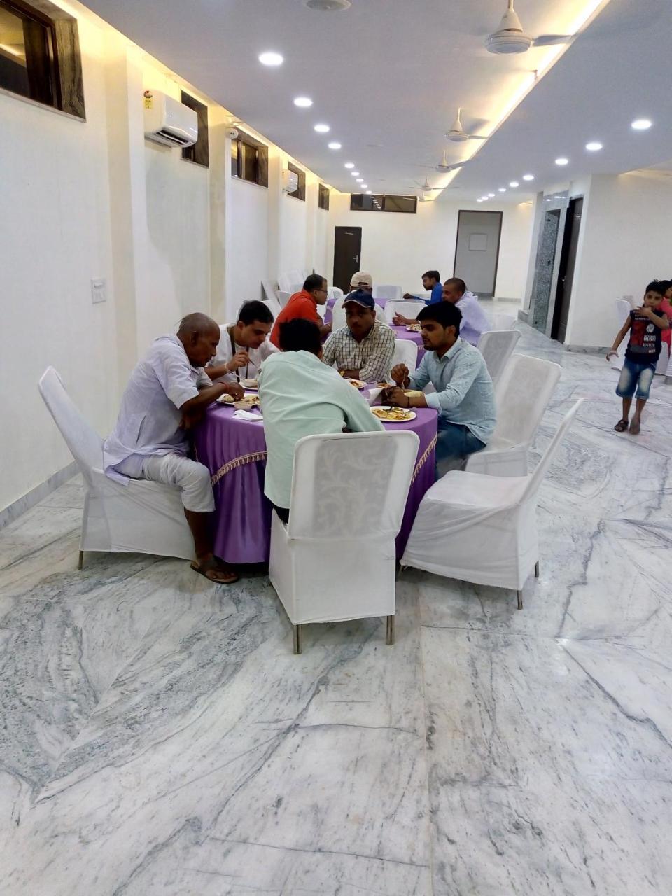 Hotel Sar Kamla Dham Skd Vrindavan Fully Vaccinated Staff Eksteriør bilde