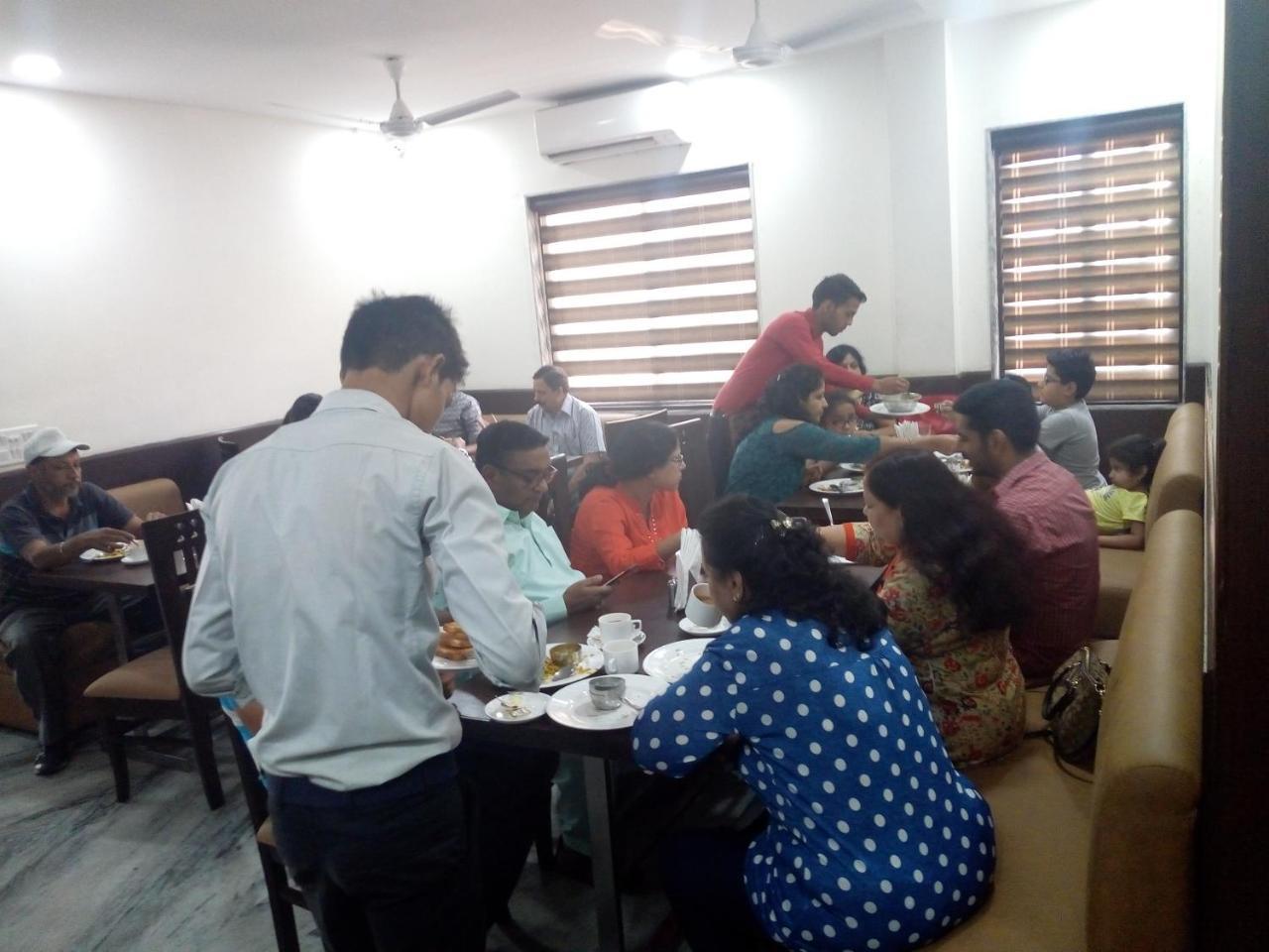Hotel Sar Kamla Dham Skd Vrindavan Fully Vaccinated Staff Eksteriør bilde