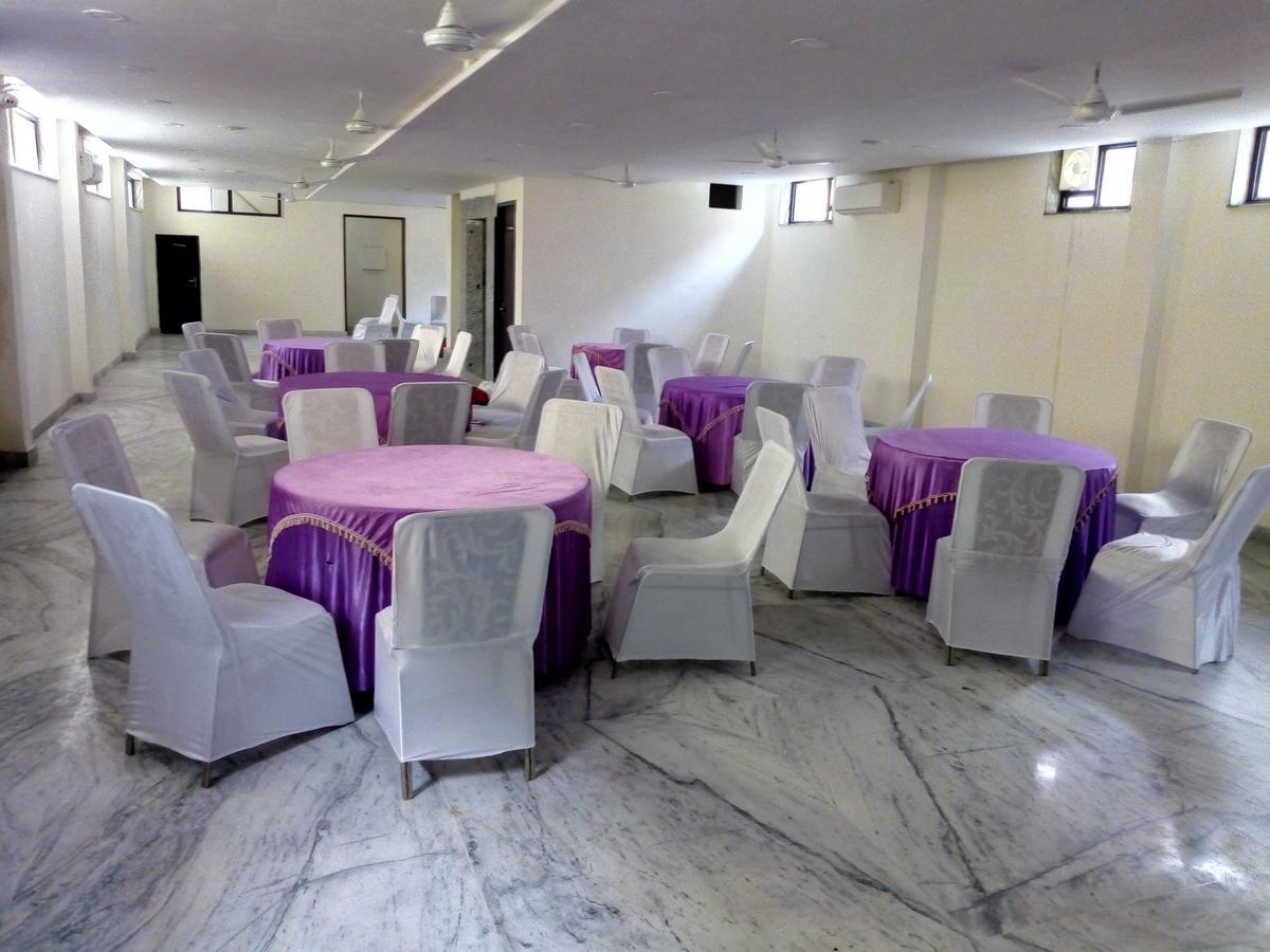 Hotel Sar Kamla Dham Skd Vrindavan Fully Vaccinated Staff Eksteriør bilde